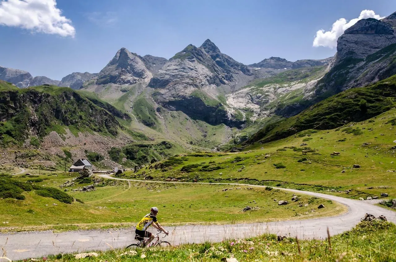 Bed and breakfast Pyrenees Cycling Lodge Saint-Savin  Francia